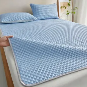 Ice Silk Summer Sleeping Mat, Foldable Cooling Bed Mat, Washable Student Mattress Bed Sheet for Home Dormitory