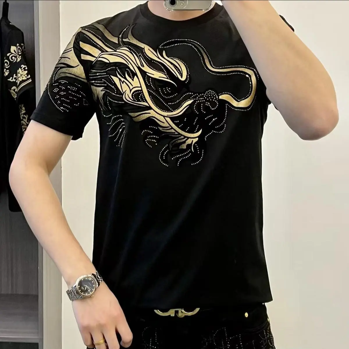 Kaos Fashion Unise Pria dan Wanita Muda dengan oversize clothing tshirt