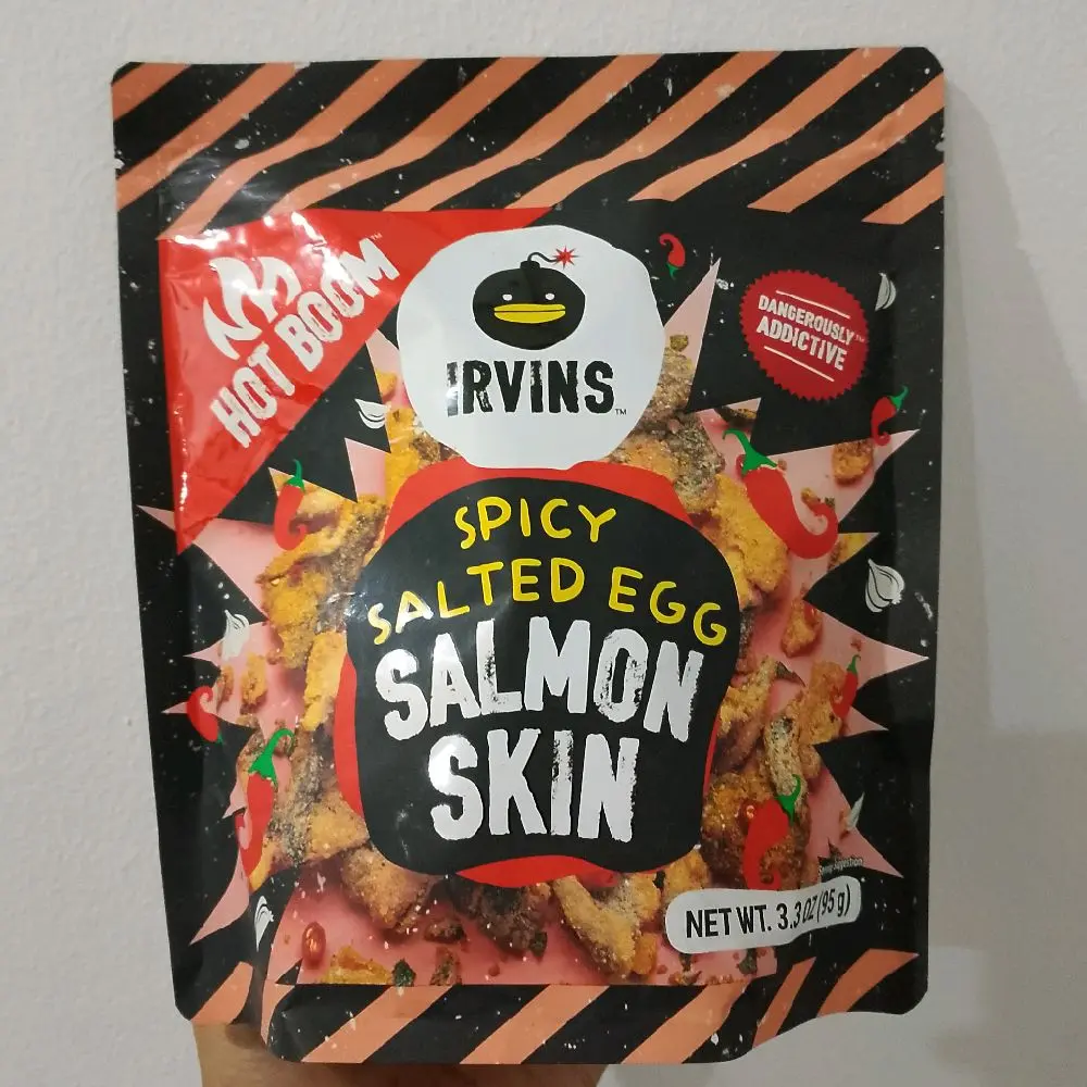 Irvins Hot Bomb Spicy Salted Egg Salmon Skin 95g