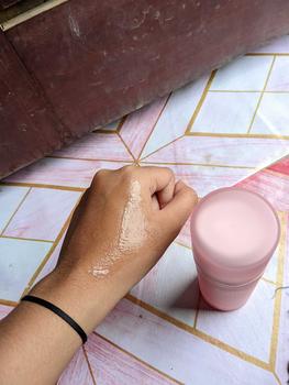 Product Review of Glowsophy Watermelon Brightening Moisturizer Skin Barrier Niacinamide Gel Day and Night Skincare 100 ml from N**o 3
