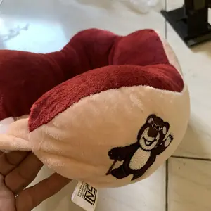 Bantal Leher Lotso Travel Tidur Siang Berbentuk Karakter Hewan Lotso Bantal Leher Mobil Bahan Yelvo Berlabel SNI Car