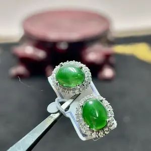 Giok jadeite feicui Burma tipe A anting