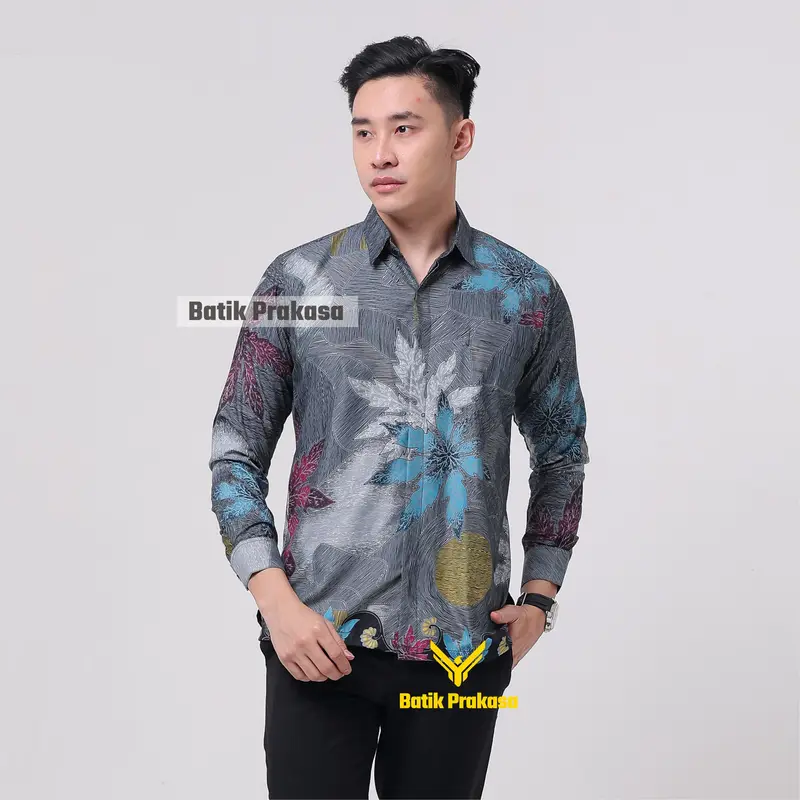 Kemeja Batik Prakasa Motif Bhalendra Hitam Slimfit Lengan Panjang Batik Solo Baju Katun Nyaman Pria 0