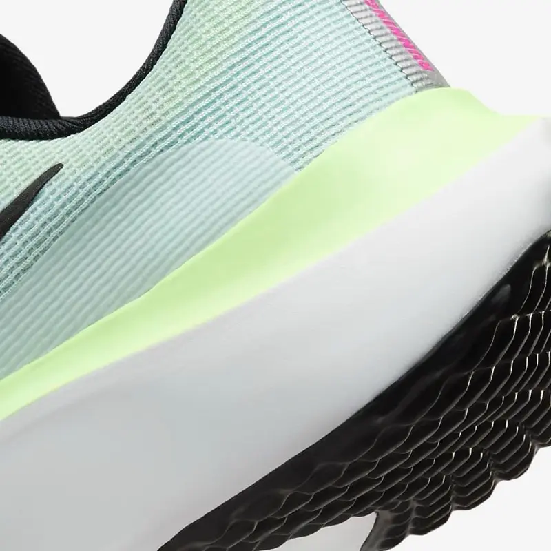 Sepatu olahragaa peria runig ter laris