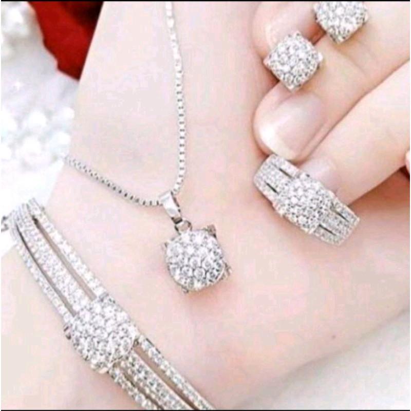 perhiasan tintanium satu set anti karat tahan luntur Titaniu