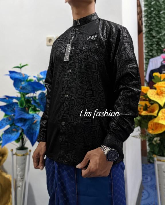Product Introduction of Kemko sultan motif etnic bahan betsway embos premium bahan Tebal ukuran S L XL XXL mewah dan kerkualitas, Variasi Kantong Samping Kancing Nyaman di pakai Tangan Panjang bisa buat Seragam warna Hitam dll Baju Koko Muslim Pria Dewasa Katun Kurta 2