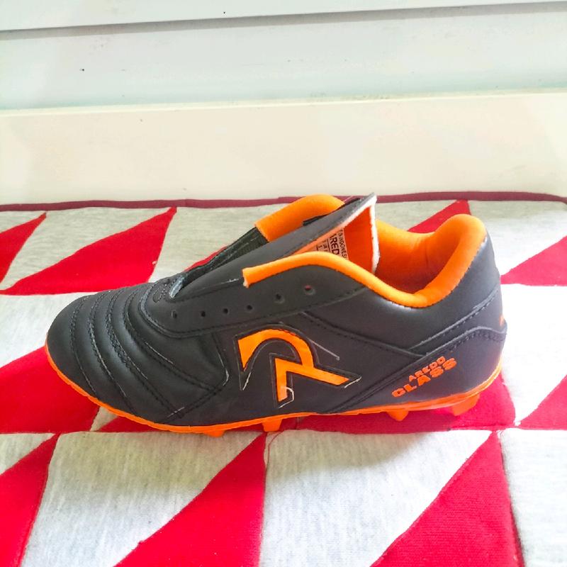 sepatu sepak bola anak, anak berbagai model mulai dari ukuran 33-37 4