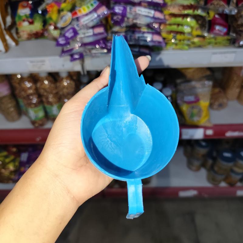 corong pengisi pakan burung corong refil pakan hewan 3