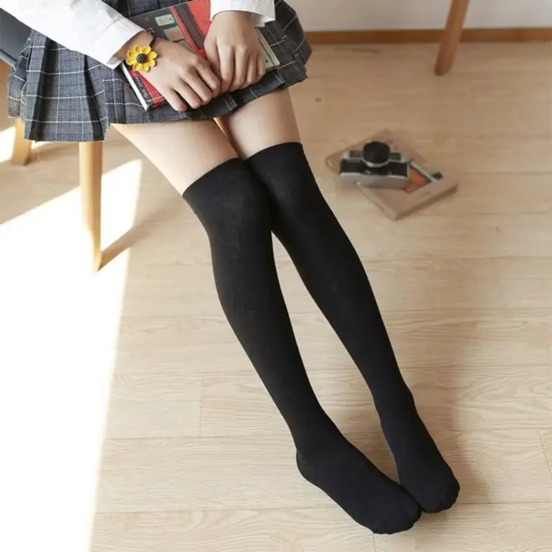 Kaos Kaki Wanita Over Knee Panjang Diatas Lutut - Stoking - Kaos Kaki Panjang - MORILPEDIA Casual Motif Nyaman Pendek Stocking 2
