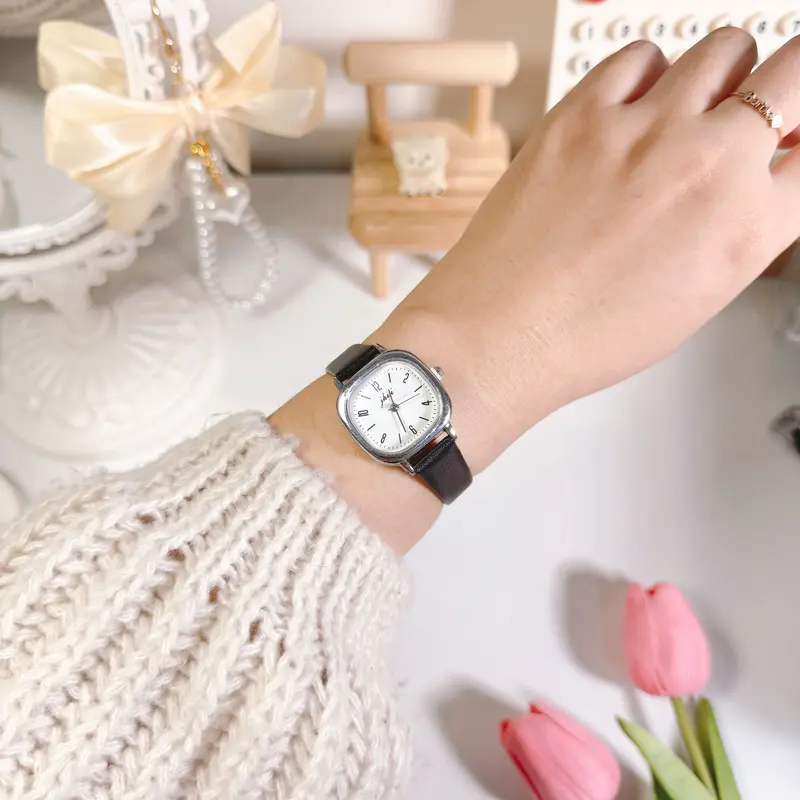 MYB | Helga | Jam Tangan Kulit Sintetis Free Box | Stainless 3