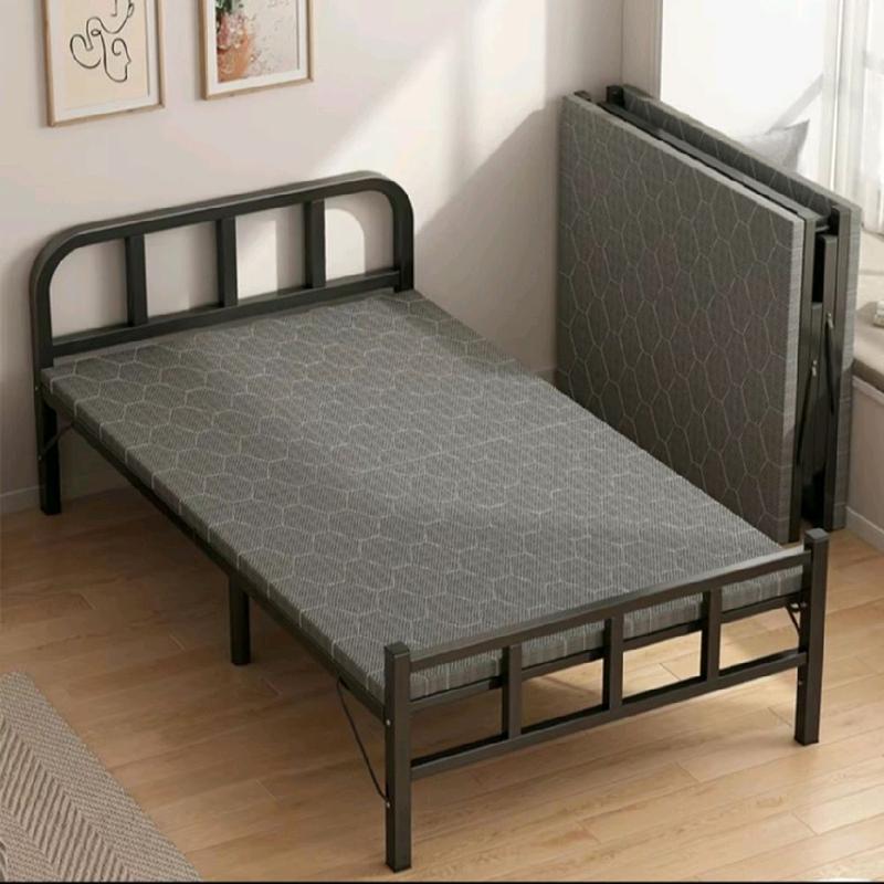 Giường gấp gọn có nệm kích thước ngang 1m2 dài 2m ống vuông 25