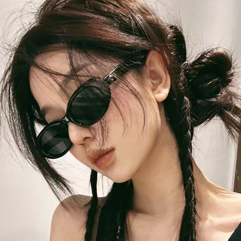 Kính Râm Gọng Kim Loại Ngôi Sao Gọng Nhỏ Hình Bầu Dục Dễ Phối Đồ Dành Cho Nam Và Nữ Chất Lượng Cao Cấp Hàng Mới Về 2023 Cá Tính