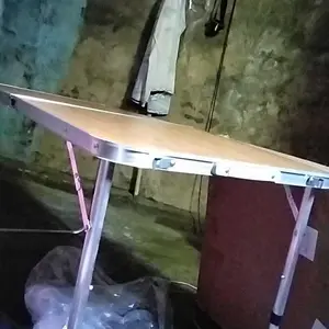 BM-Bonus berupa sekrup-Meja Lipat Portabel Aluminium Easy Folding Meja Koper Portabel Meja Lipat Outdoor Kursi Ideal untuk Camping dan Aktivitas Outdoor