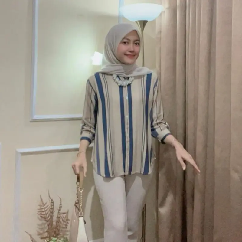 Kemeja Wanita Rayon Moltif Oversize / Daily Top Salur Lengan 7/8 Terbaru 3