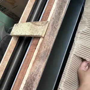 JENDELA ALUMUNIUM BOVENLI MODEL ZIG ZAG UK 60X30 FRE PEKING KAYUU  Kaca Aluminium