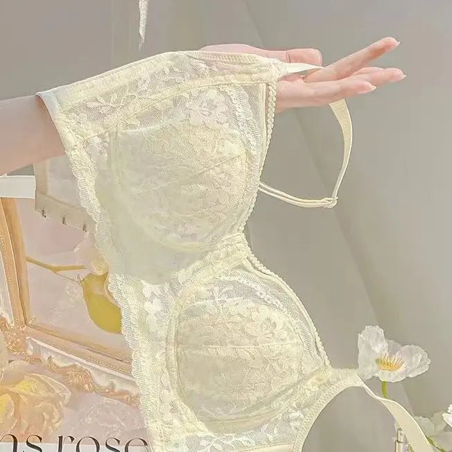 Summer breathable lingerie for women is ultra-thin with a large chest showing small size and a lace bra that wraps around the breasts showing slimming and preventing sagging without steel rings