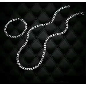 SATU SET KALUNG RANTAI DAN GELANG TANGAN TITANIUM PRIA