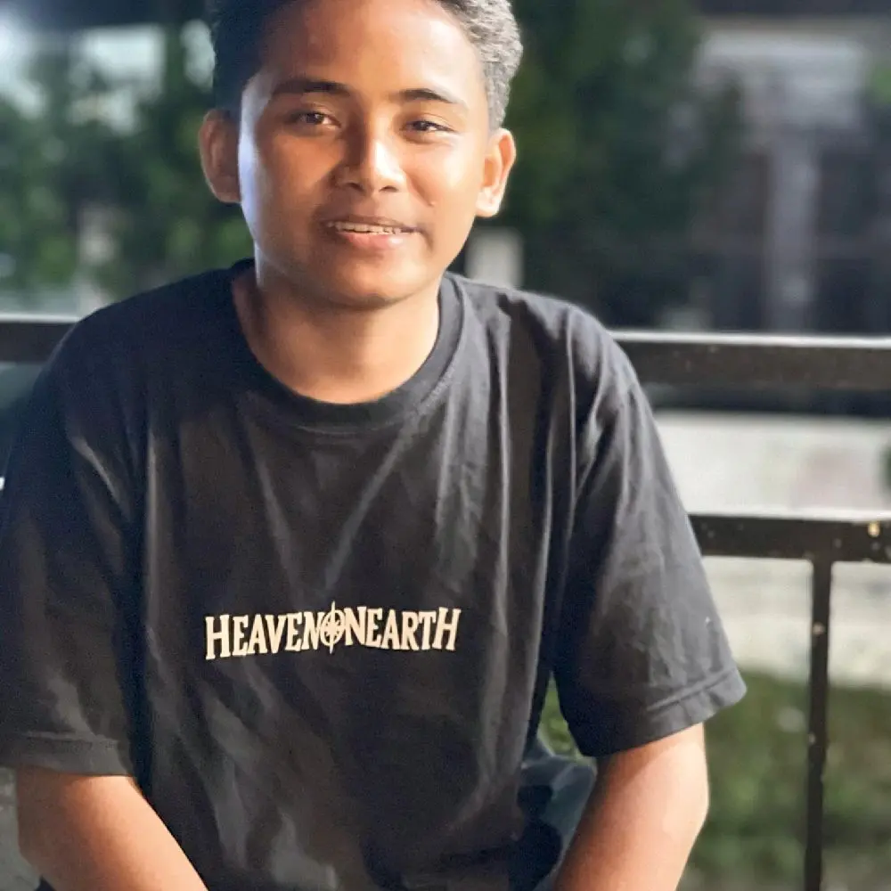 kaos heaven nearth Pria Oblong