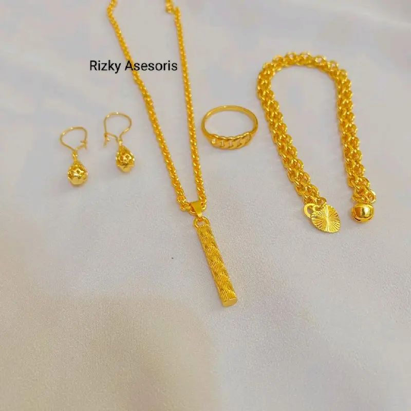 Set Perhiasan Kilau Mewah Warna Emas 24K Liontin Bambu Terbaru 0