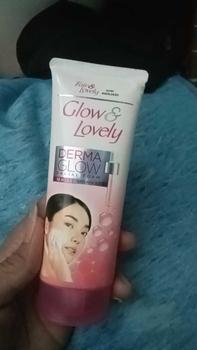 Product Review of Glow & Lovely Dermaglow Faical Foam 100gr from A**a 0