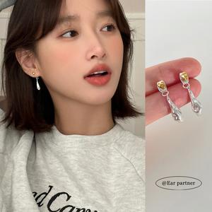 EAR PARTNER-ミニマリストの二色ティアドロップピアス レディース用 個性派ハイセンスなシンプルピアス 耳たぶ用スタッズ 新しい人気ピアス (eh-3314)