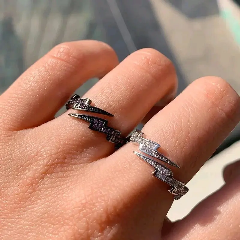 Cincin Elegan Desain Thunderbolt Black and White (Adjustable) Hadiah 4