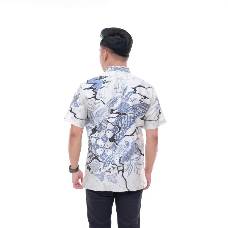 kemeja batik tulis pria lengan pendek dalam lapis furing katun satin motif burung Katun Lembut Mewah Kain 1
