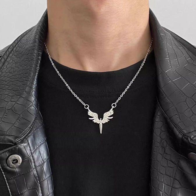 Kalung Titanium Pria Keren Anti Luntur dan Karat Model Terbaru dengan Desain Sayap Mewah Elegan
