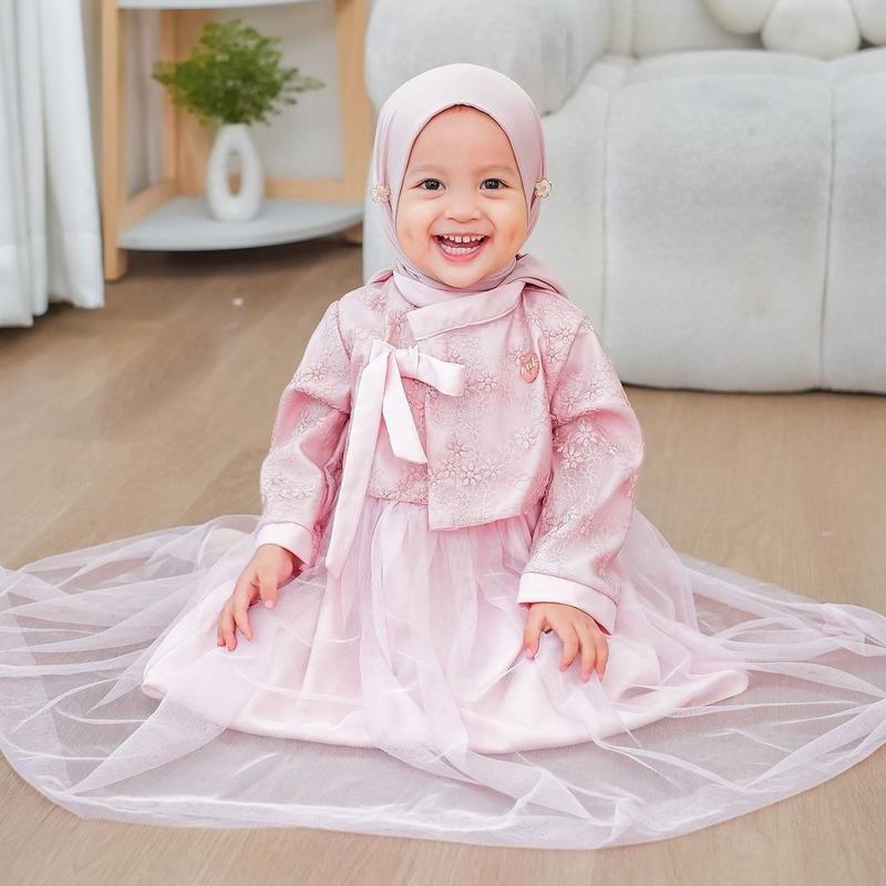 Product Introduction of Mafaza Dress Kids Pesta Brukat Mewah Simple Elegant Gamis Anak Perempuan Muslimah Umur 3 4 5 6 Tahun Bahan Velvet Mix Tile Gaun Lebaran Baju Anak Cewek Perempuan Kondangan Pink 47
