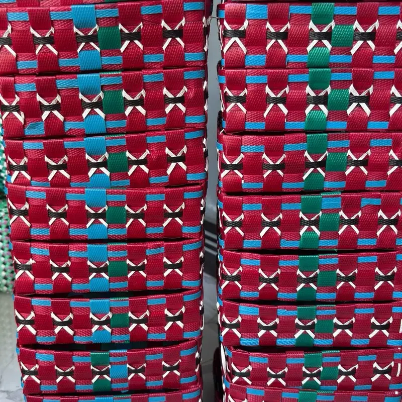 Tamas kotak embos motif isi 20pcs ukuran 16 cm