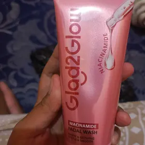 [New] Glad2Glow Niacinamide Serum Facial Wash-Pencuci Wajah Brightening Pembersih Pori Glowing Instant Ceramide Ectoin Sakura untuk Kulit Kusam Berminyak dan Sensitif Mencerahkan Melembabkan Menenangkan Cleanser70ml