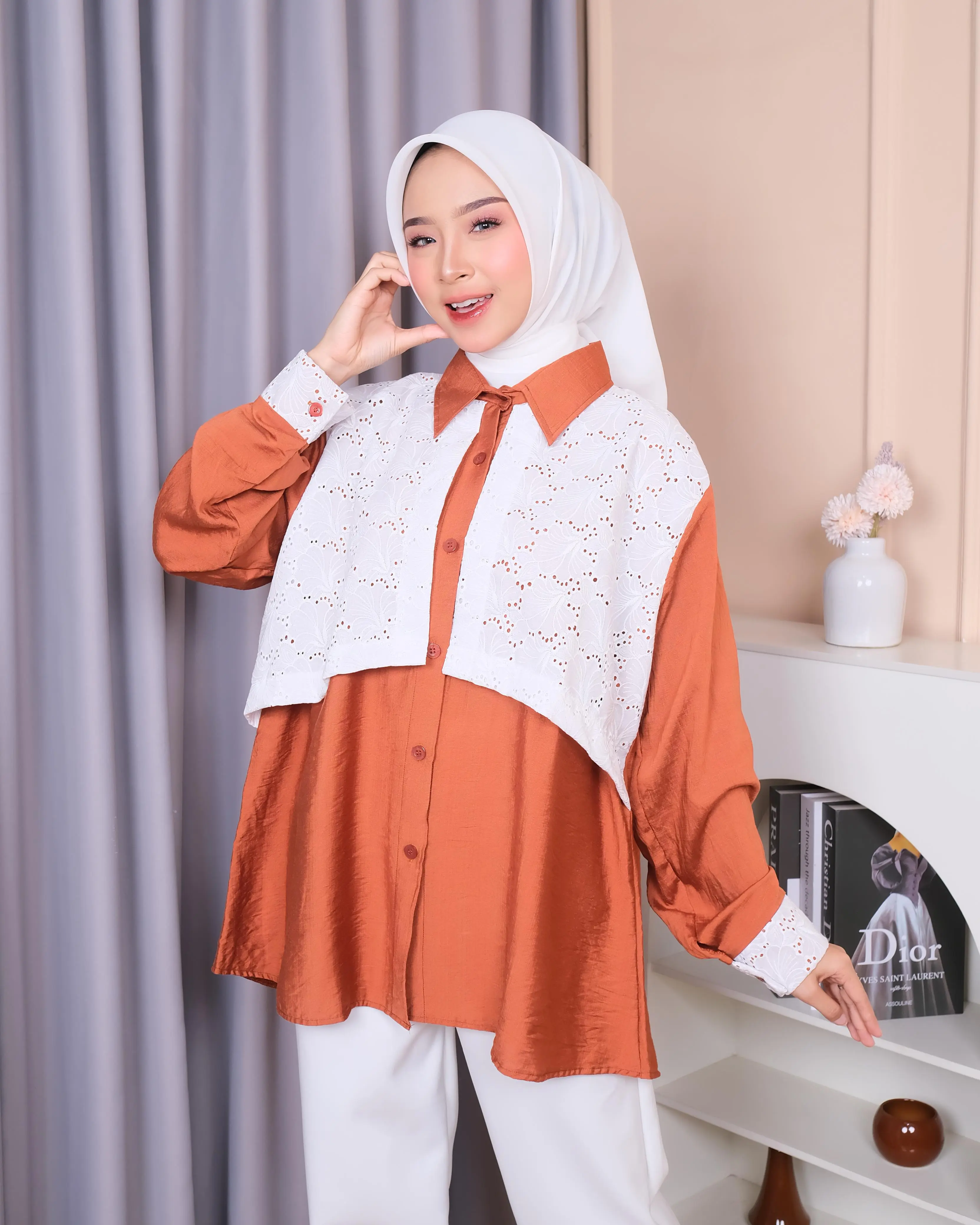 Maura Atasan Pollo Linen Kombinasi Brukat Zara/Baju Blouse Wanita Terbaru Simpel Oversize Busui Friendly Tangan Panjang Casual Dewasa Kerja Cewek Kancing  Muslim Formal Kondangan Hitam Katun Dress Kantor Putih Simple Maroon
