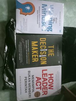 Product Review of Buku Bundling How Leader Act Series Dapat 3 Buku - Self Improvement from F**r R**i 0