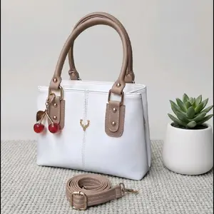 Tas Selempang Wanita Nala Bag dengan Desain Elegan dan Tali Jingjing yang Nyaman untuk Harian Tas Wanita Modern