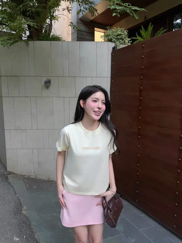 Áo Baby Tee Cotton Mỹ ECOCHIC Áo Thun Cổ Tròn Form Baby Tee Vừa Vặn Chất Vải Thoáng Mát Chính Hãng B120 | BigBuy360 - bigbuy360.vn Áo Baby Tee Cotton Mỹ ECOCHIC Áo Thun Cổ Tròn Form Baby Tee Vừa Vặn Chất Vải Thoáng Mát Chính Hãng B120 | BigBuy360 - bigbuy360.vn