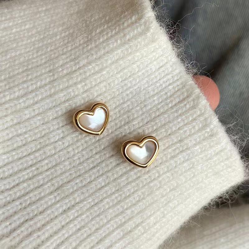 A75 Anting Wanita Titanium  Love Mini Putih Elegant 3