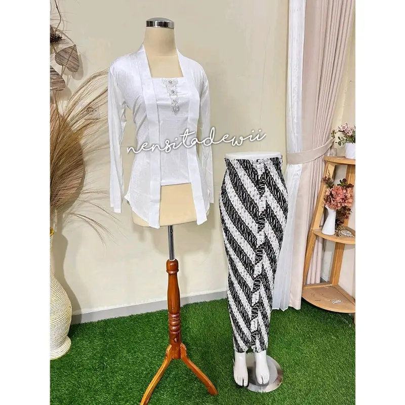 [1 Set, Putih] Kebaya Kutubaru + Rok Plisket / Motif Prg Sinta 1