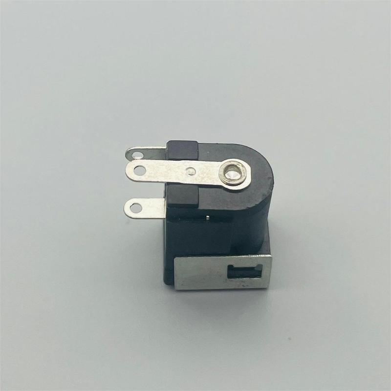 Product Introduction of DC power socket socket DC-005 with metal shell 5.5 × 2.1 three pin horizontal shielded charging base 0