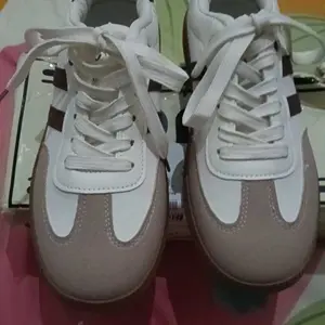 0509 [Sepatu DNY] Sepatu Kasual Wanita Jalan Santai Sneakers Simple Cewek Terbaru