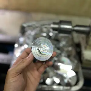 Tutup Klep Mio Custom Bubut Kilap untuk Motor Mio dengan Desain Elegan dan Tampilan Mengkilap