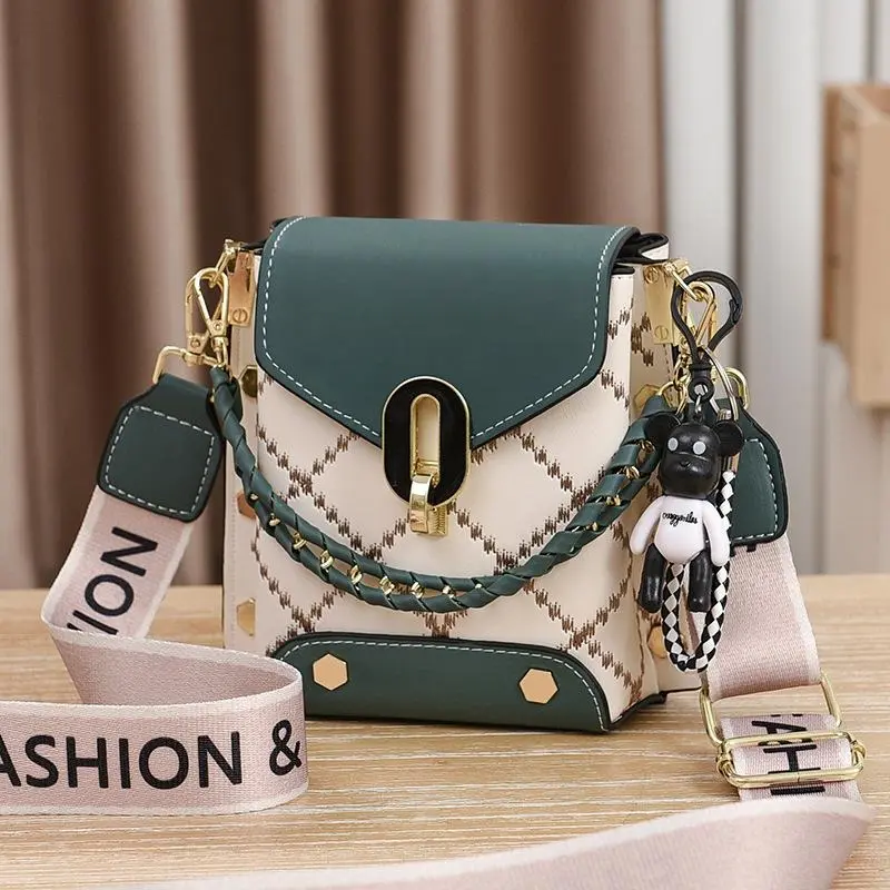 Tas Desain Fashion Untuk Wanita Tas Bahu Santai Serbaguna Kulit PU Kapasitas Besar 0