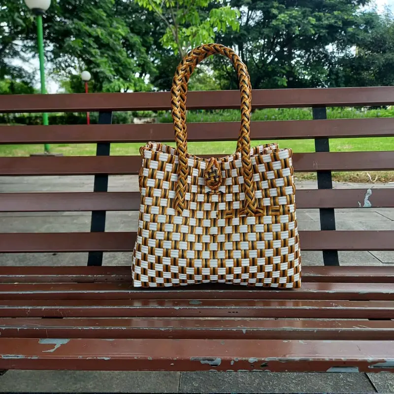 Tas Anyam Jali +Gantungan ukuran (23*10*16) 2