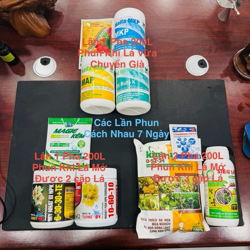 Phân Bón Lá. Bộ 3 Lần Phun Phân Hoá Mầm Hoa. Mỗi Lần Phun 200 Lít Nước. Giúp Phân Hoá Mầm Hoa Cực Mạnh Hàng Chuẩn Công Ty Uy Tín Thương Hiệu Không Gây Cháy Lá. 1 Bộ Gồm 3 Lần Phun Lá Mỗi Lần Pha 200 Lít