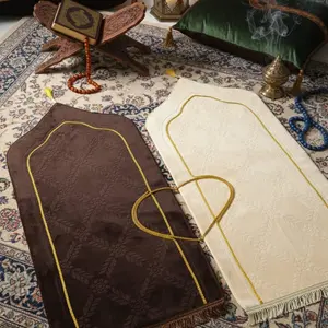 SAJADAH COUPLE KUBAH POLOS ANTI SLIP EMBOS MOTIF Ukuran 100x50 cm Bahan Embos Tebal 5/7 mm Berat 1000 gram Motif Mewah dan Elegant Cocok untuk Oleh-Oleh Haji/Umroh