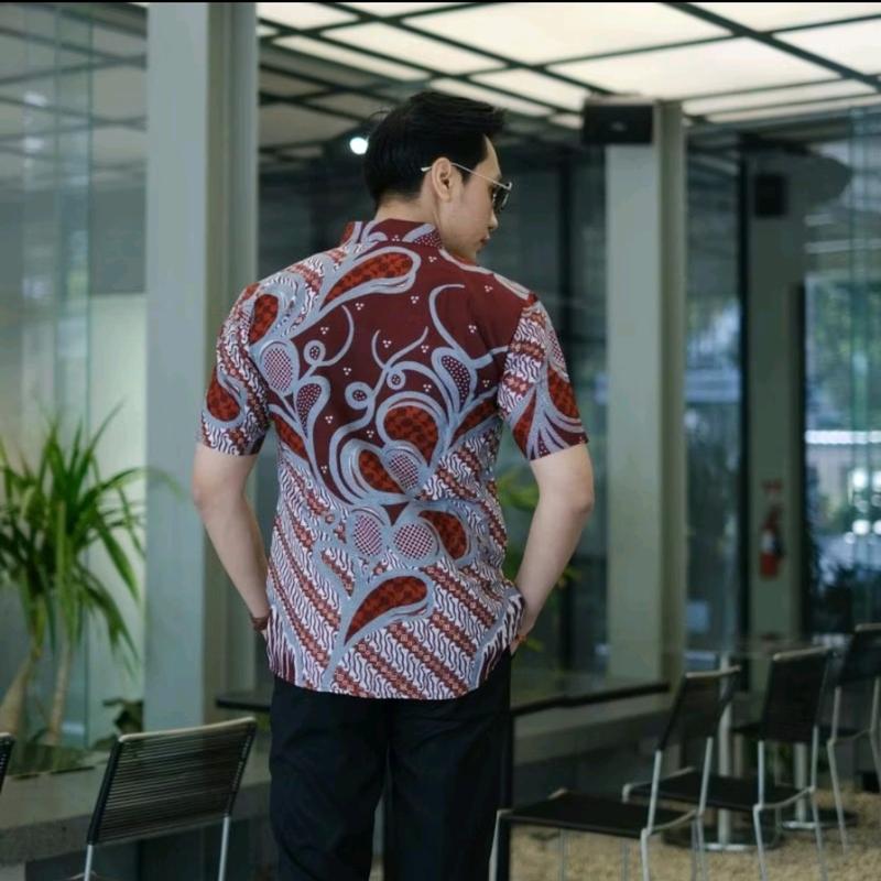 bergundi atasan kemeja batik pria lengan pendek slim fit lapis furing halus bahan katun solo halus Baju Dewasa Santai Hem 1