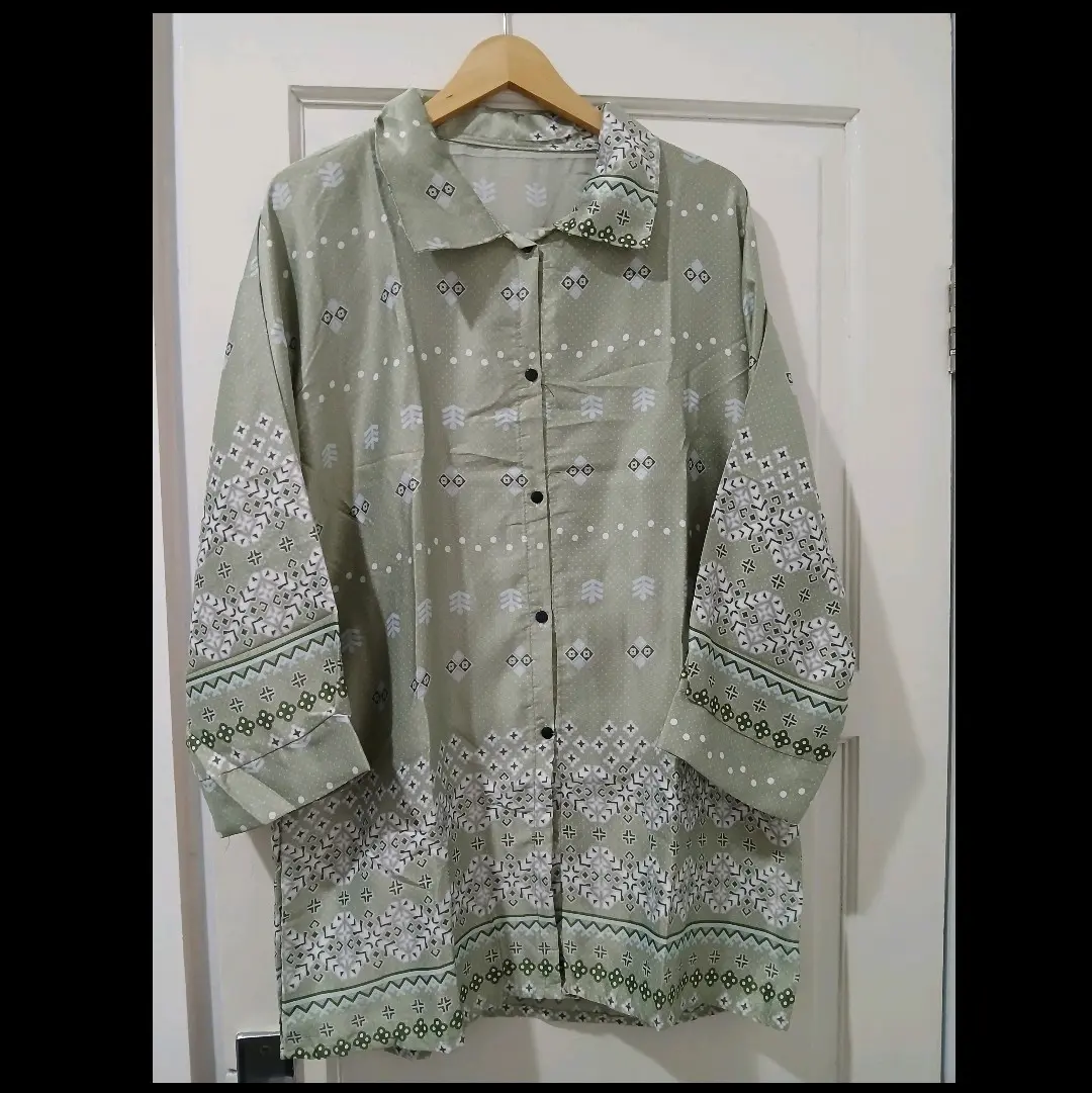 ATASAN MODIS WANITA SIMPLE  BAHAN ADEM LEMEBUT NYAMAN