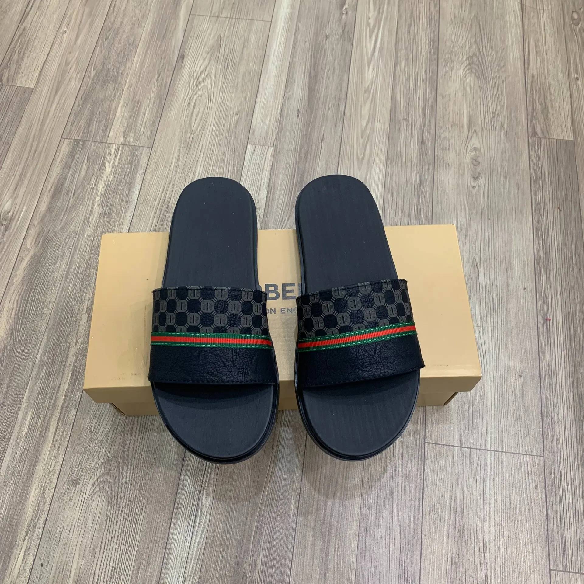Dép nam nữ GC1 quai da khâu đế thông thoáng chống trơn trượt có hộp size 38-42 Free Ship
