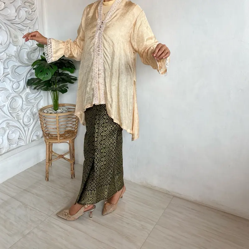 Kebaya naya viscouse semi sutra 1