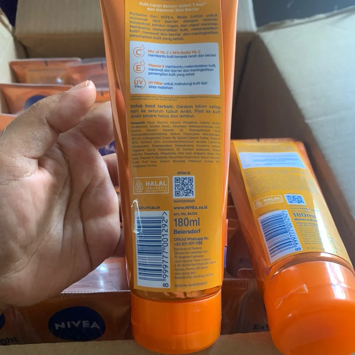 Niveea Extra Bright Vit C&E Body Lotion Extra Bright Vitamin Lotion 180ml Mencerahkan Tubuh