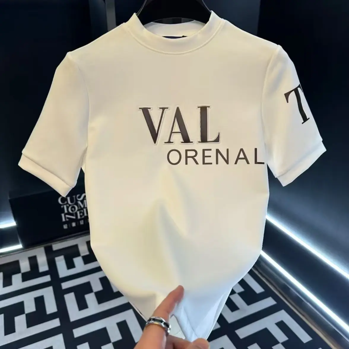 Kaos unisex lengan pendek dengan cetakan berkualitas tinggi, desain terbaru tahun 2025. Gaya streetwear yang modis dan cocok untuk segala jenis gender.